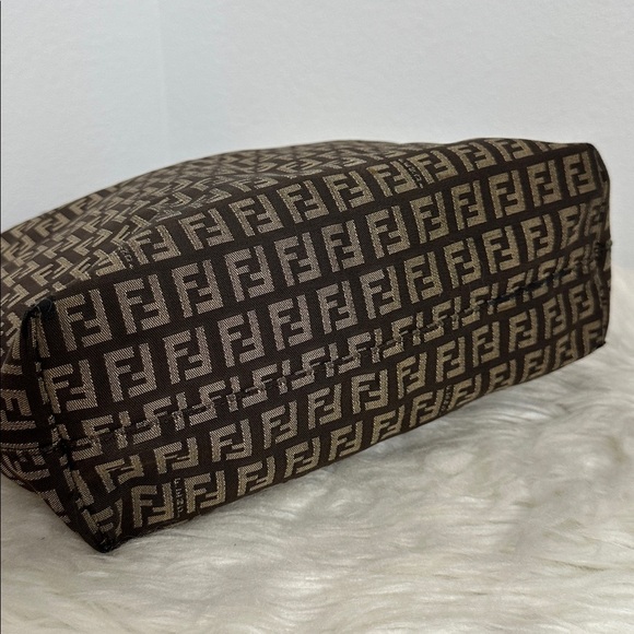 💯 Authentic Fendi Monogram Brown Tote Bag🍀 - Picture 9 of 16